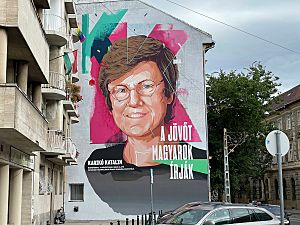Karikó Katalin falfestmény Budapesten a Krisztina körúton 2021