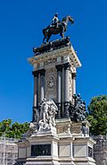 Monumento a Alfonso XII, Parque del Retiro, Madrid, España, 2017-05-18, DD 18