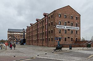 North Warehouse - geograph.org.uk - 6109086