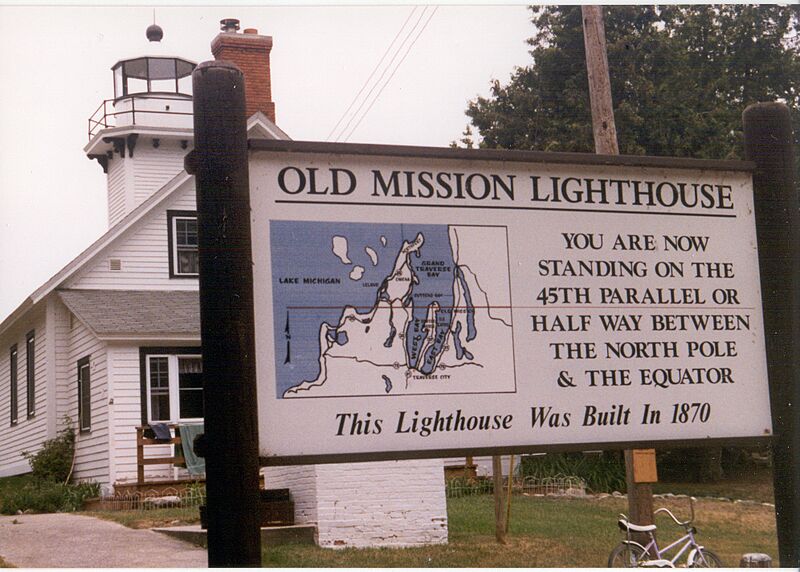 Old Mission Light sign 08-04-98