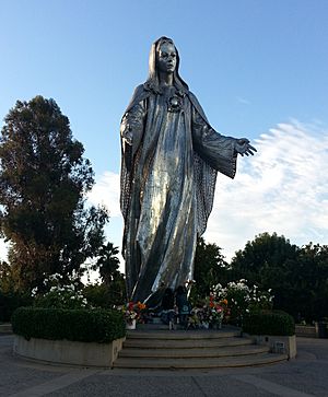 Our Lady of Peace Statue, Santa Clara.jpg