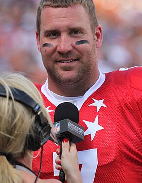 Pro Bowl 2012 120129-M-DX861-089 (cropped)