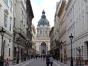Saint Stephen's Basilica, W, Budapest (19) (13229766465)