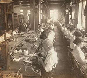 Skilled workers manufacturing jewelry, Providence, R.I, by Keystone View Company (cropped)
