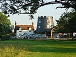 The Club House, Beverley Golf Club - geograph.org.uk - 894302.jpg