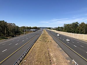 2018-10-22 12 31 05 View west along Interstate 66 from the overpass for Catharpin Road (Virginia State Route 676) in Gainesville, Prince William County, Virginia