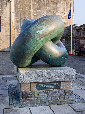 Bonds of Friendship monument, Portsmouth - 2023-04-21