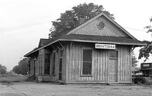 Illinois Central Depot, Bentonia, Miss. (25647030214)