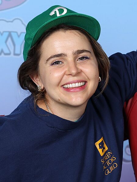 Mae Whitman (53082354719)