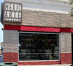 Mexic arte storefront 2012.jpg