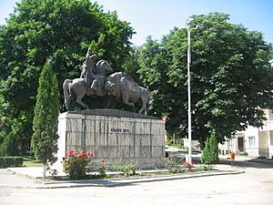 Monumentul statuar "Dragoş Vodă şi Zimbrul"
