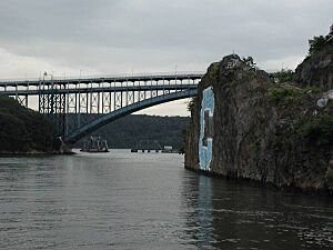 NYC Hudson Bridge C rock