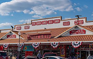Shopping in Branson, Missouri - Dick's 5 & 10 (46641614685)