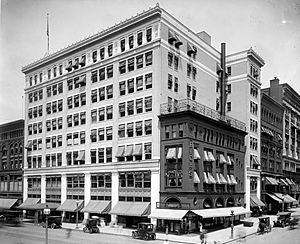 Woodward & Lothrop, circa 1910s - exterior