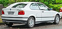 1998 BMW 316i (E36) hatchback (2011-11-18) 02