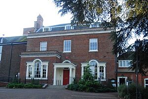 Court Garden - geograph.org.uk - 3207602 cropped