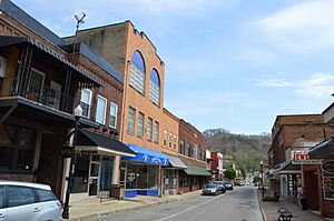 Court east of Front, Prestonsburg
