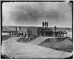 District of Columbia. Detachment of Company K, 3d Massachusetts Heavy Artillery, by guns of Fort Stevens LOC cwpb.04143