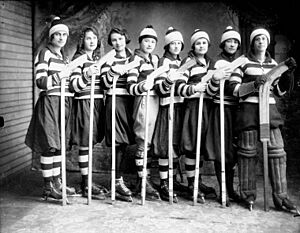 Girls ice hockey team 1921