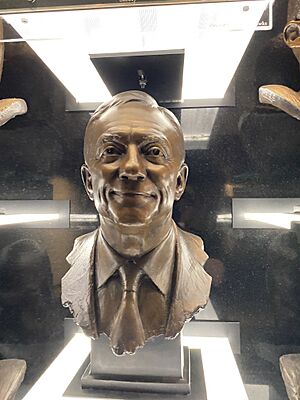 Jerry Jones HOF Bust