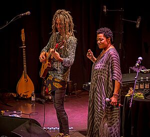 Lisa Fischer and JC Maillard Cosmopolite (202838)