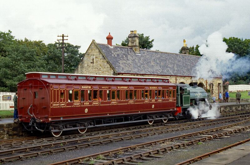 NER 818 composite coach