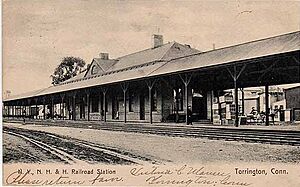 PostcardTorringtonCTRRStation1907