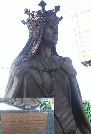 Queen Maria (Marie) of Romania - statue; Regina Maria - statuie