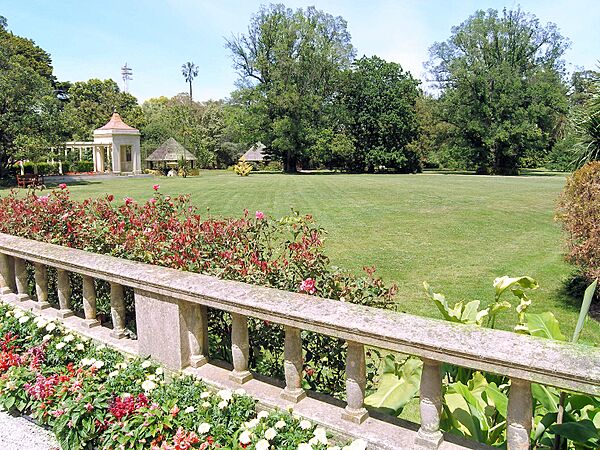 Rippon Lea lawn