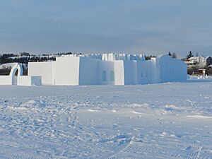 Snowcastle under construction in Yellowknife 02