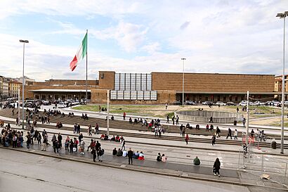 Stazione di santa maria novella vista dal convento di santa amria novella.jpg