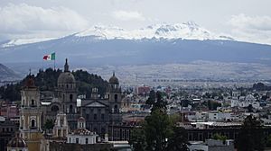Toluca a los pies del nevado.jpg