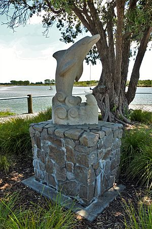 "Moko the Dolphin" sculpture by Jeffrey Bowlin - Whakatane, New Zealand