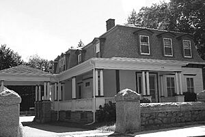 1281 New Boston FR