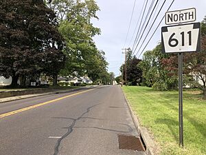 2022-09-30 12 48 50 View north along Pennsylvania State Route 611 (Easton Road) just north of Durham Road in Riegelsville, Bucks County, Pennsylvania