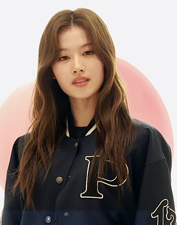 20240809 Sana Minatozaki 湊﨑 紗夏 for PRADA 2024 06.jpg