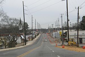 University Boulevard traveling east through Alberta City in 2003. Much of the suburb was reduced to vacant lots after the tornado outbreak of 2011.