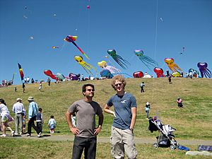 Berkeley Kite Festival - Flickr - GregTheBusker