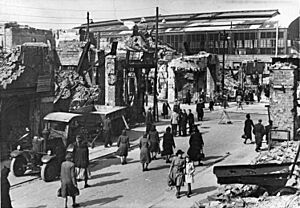Bundesarchiv Bild 183-S95055, Berlin, Friedrichstraße, S-Bahnhof, Trümmer