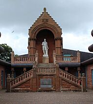 Burns Monument Centre, Kilmarnock (geograph 5067727) (cropped)