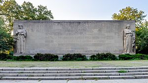 Cadman Plaza - Brooklyn War Memorial (48228040091).jpg