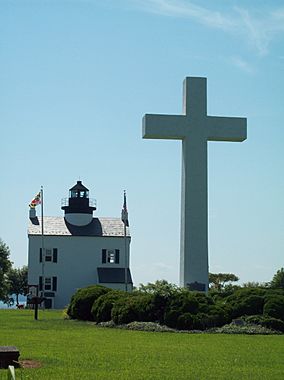 Cross and Blackistone Lighthouse Sept 09.JPG