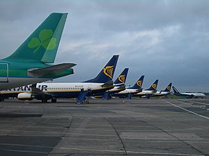 E4411-Ryanair-planes-in-Dublin