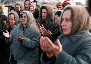 Evstafiev-chechnya-women-pray