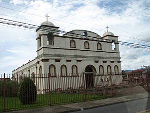 Catholic Church of Zapote located across the street from Parque Nicaragua, the district's main park.
