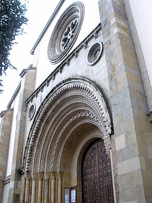 La Felguera (Langreo) - Iglesia de San Pedro 06.jpg
