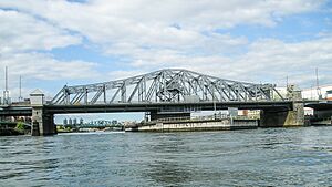 Madison Avenue Bridge 20060916-jag9889