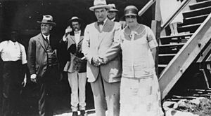 StateLibQld 1 123678 Prime Minister,Stanley Melbourne Bruce and Mrs Bruce, at Emu Park, ca 1920s