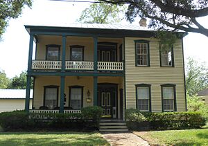 309 East Santa Rosa Street