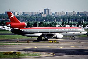 356au - Northwest Airlines DC-10-30, N241NW@AMS,28.05.2005 - Flickr - Aero Icarus